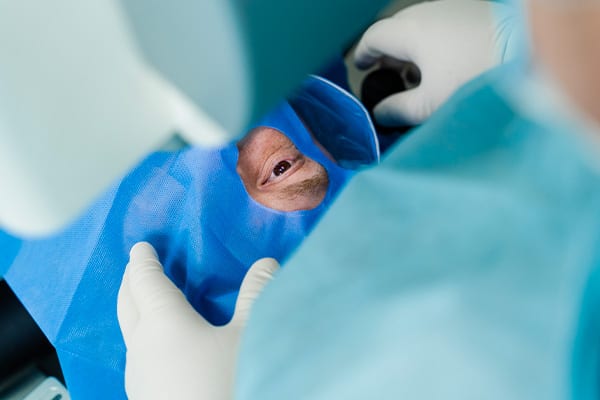 est ce que l hypermetropie s opere dr romain nicolau specialiste chirurgie refractive chirurgie laser yeux ophtalmo paris est ce que l hypermetropie s opere dr romain nicolau specialiste chirurgie refractive chirurgie laser yeux ophtalmo paris