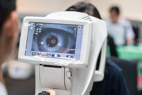 etapes operation laser yeux docteur romain nicolau specialiste chirurgie refractive chirurgie laser yeux ophtalmo paris etapes operation laser yeux docteur romain nicolau specialiste chirurgie refractive chirurgie laser yeux ophtalmo paris