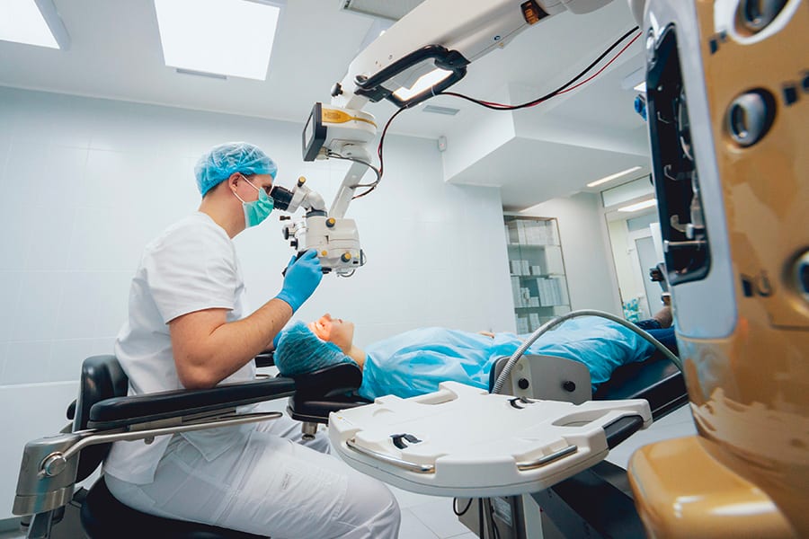 transpkr operation laser yeux chirurgie refractive docteur romain nicolau chirurgien opthalmologue paris specialiste chirurgie refractive