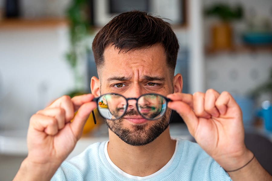 dioptries astigmatisme chirurgie refractive docteur romain nicolau chirurgien opthalmologue paris specialiste chirurgie refractive